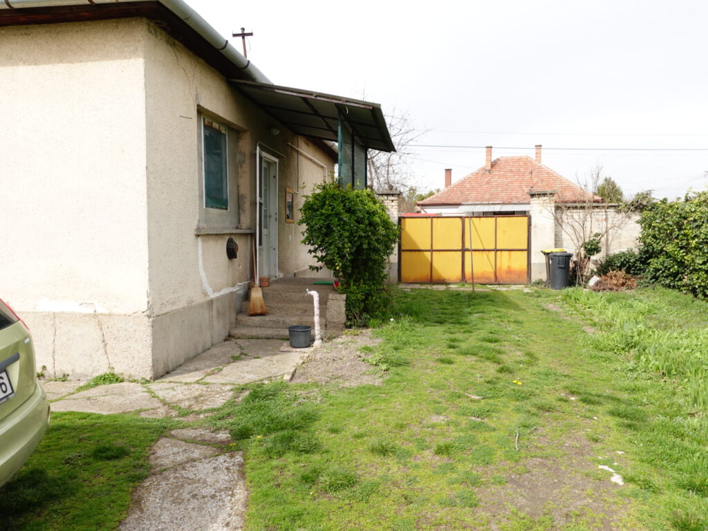 Gepflegtes Haus mit schönen Garten, Zufahrt, Klimaanlage und vielen mehr