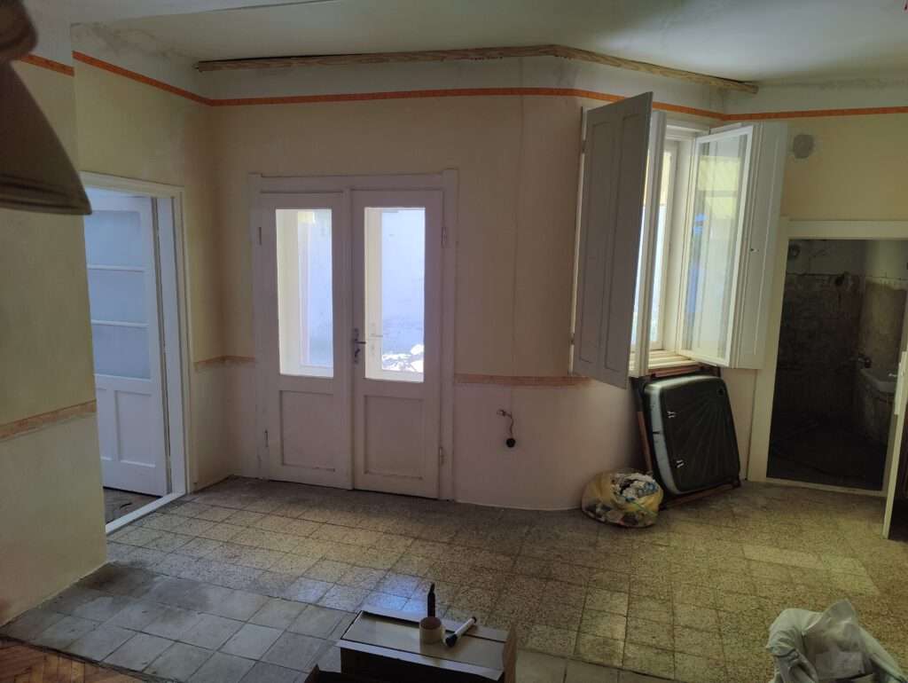 Haus in Ungarn kaufen
mit großem Garten, geräumiges Haus an einer ruhigen Hauptstraße in Südungarn